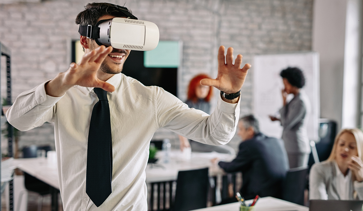 The Evolution of Virtual Reality in Business: Trends to Watch